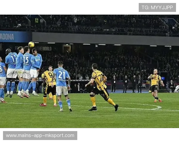 意甲榜首大战踢出极限对攻,燃爆足球激情的巅峰对决